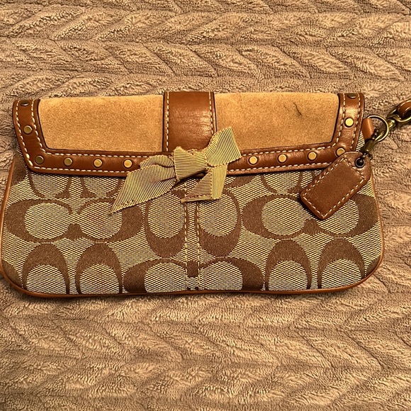 Coach wristlet - Picture 2 of 3